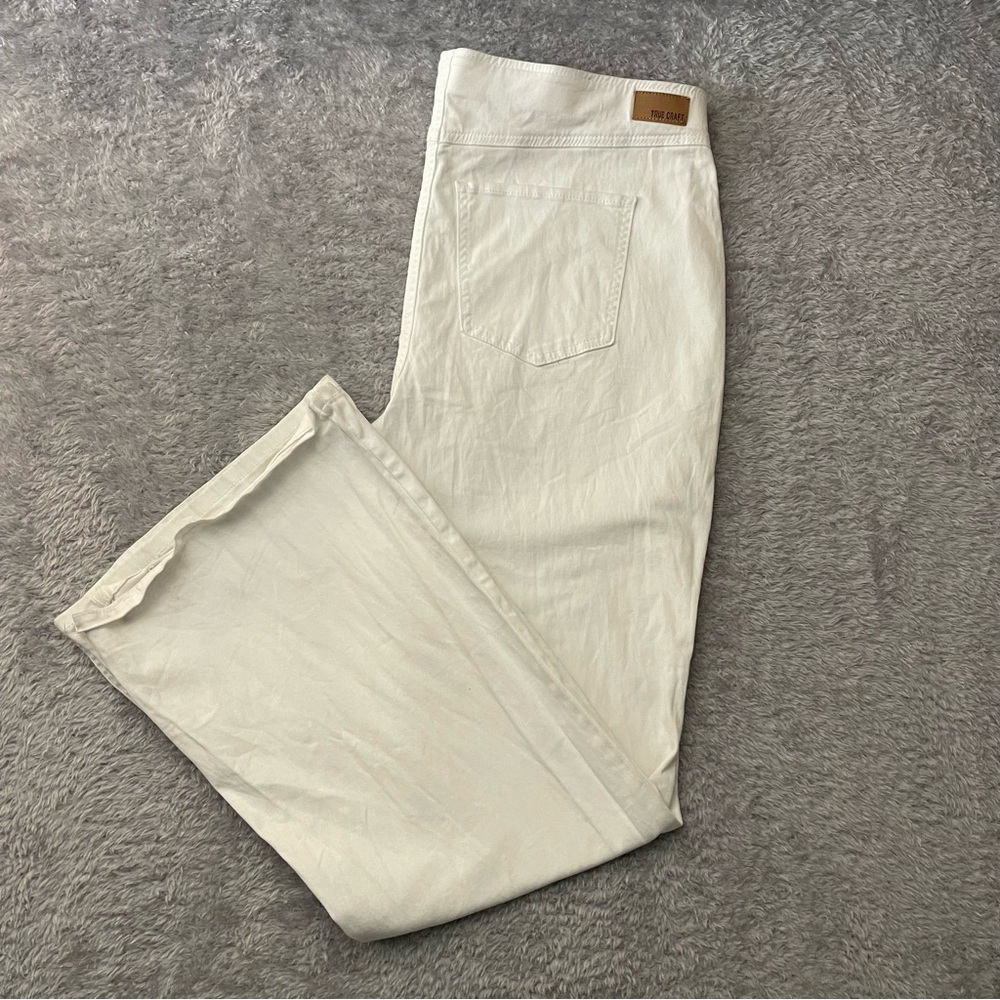 • Title: True Craft White High-Rise Flare Pull-On Jeans - Plus Size 1X - Picture 2 of 7